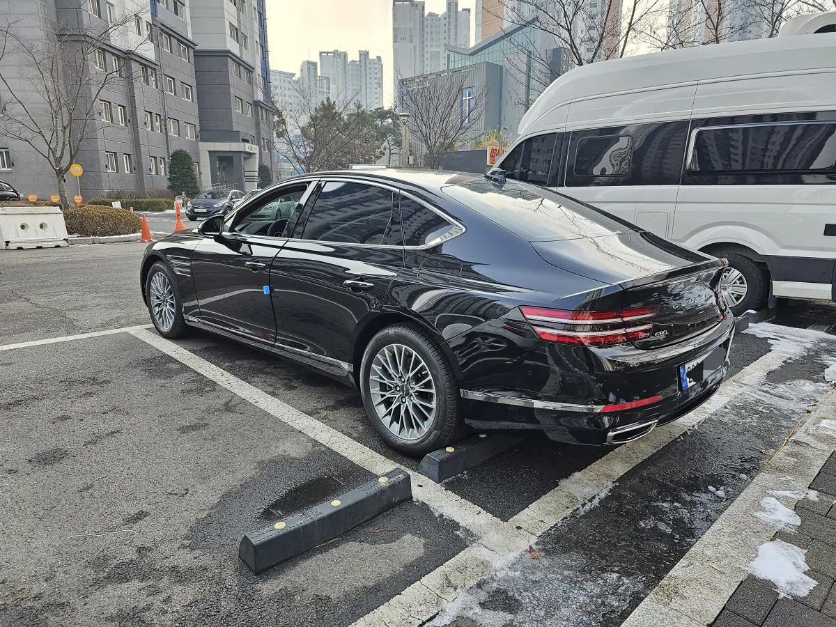 Genesis G80 Limousine – Details
