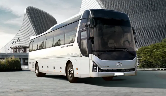 Reisebus (28 Sitze Komfort / 45 Sitze Standard)